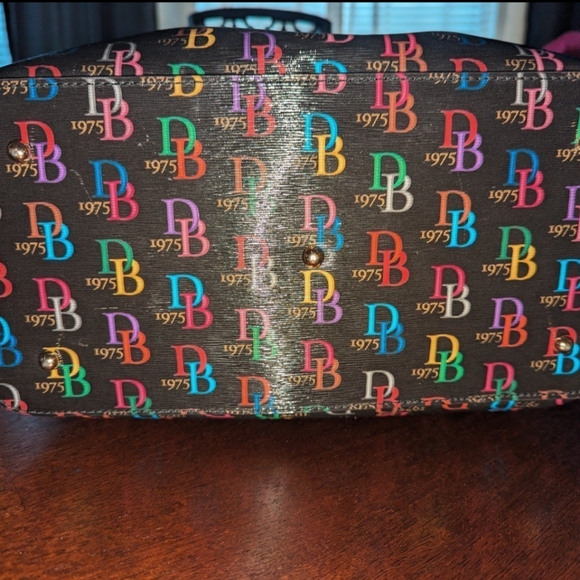 Dooney Bourke - Picture 3 of 8